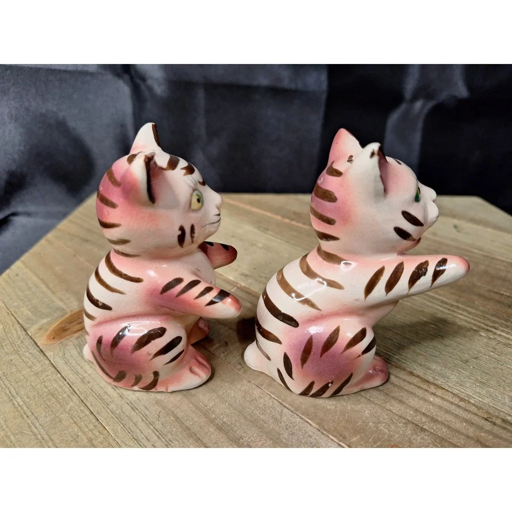 Vintage 1940s Kitsch Pink Tabby Cat Ceramic Salt & Pepper Shakers Occupied Japan